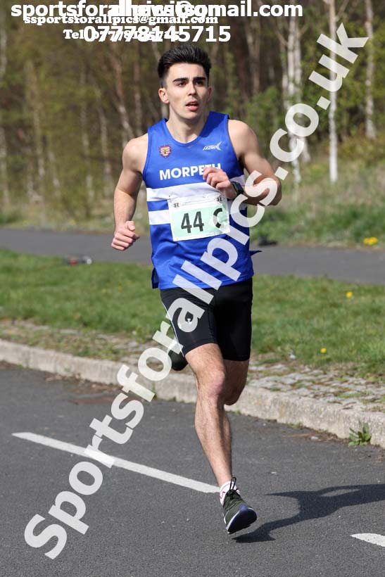 Senior mens 2019 Elswick Harirers Good Friday Road Relay, Newburn, Newcastle. Photo:  David T. Hewitson/Sports for All Pics